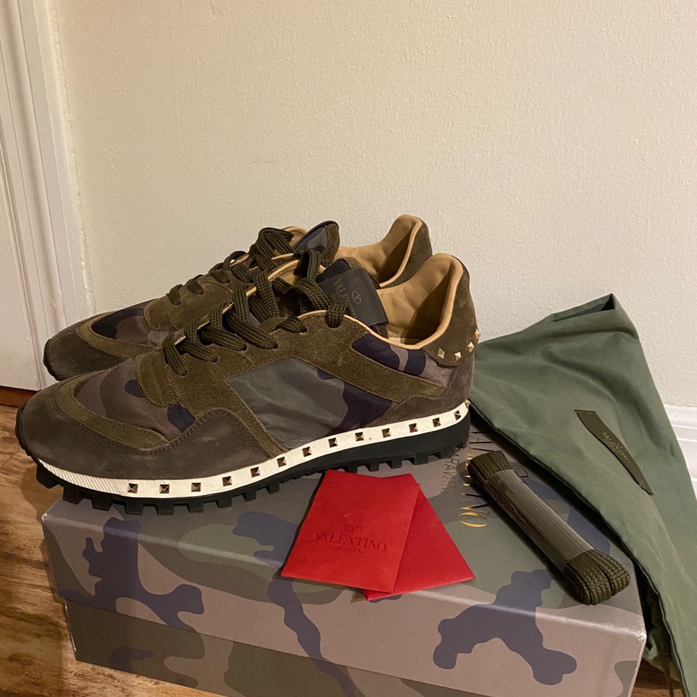 sneakers